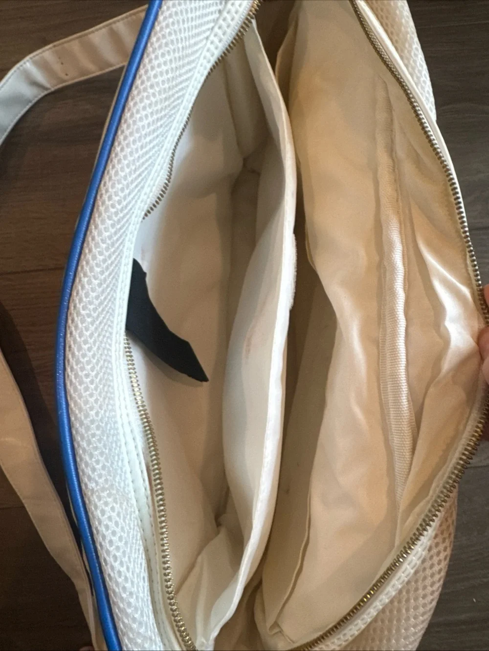 Vintage Puma White and Blue Shoulder Retro Bag